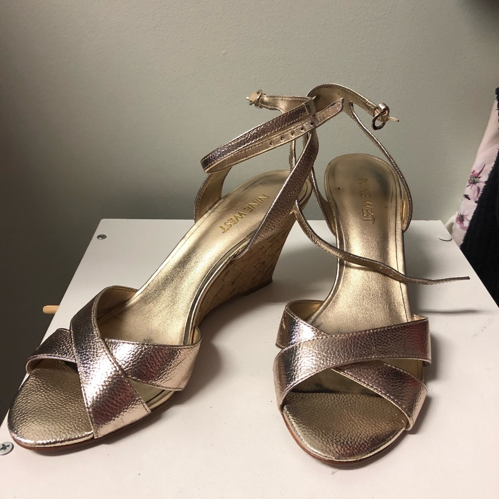 Gold wedge Nine West Criss Cross Sandals- 8